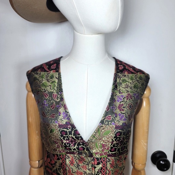 Coldwater Creek Vintage Patchwork Button Vest Medium Tapestry Vest Whimsical - Picture 3 of 9